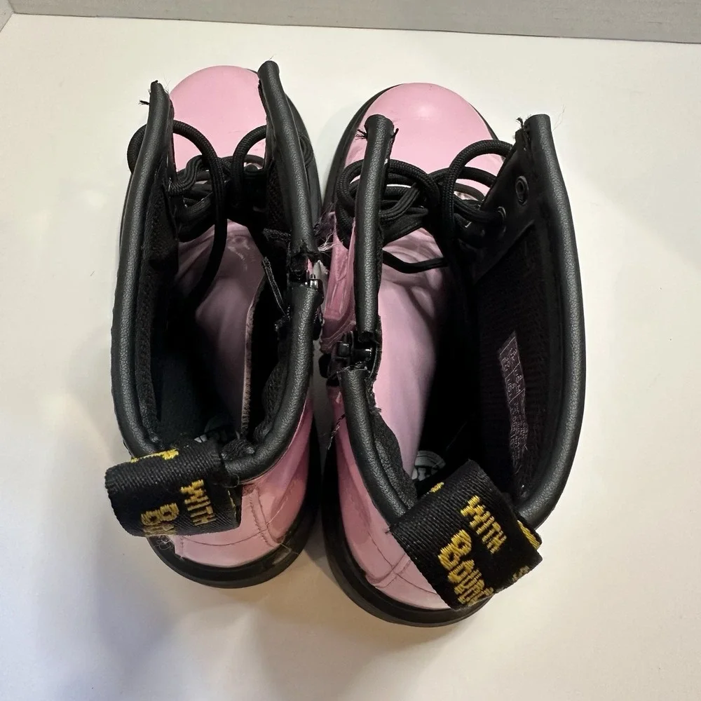 DR DOC MARTENS Girls Pink Boots Shoe‎ 26601J Patent Leather Youth Sz 4M Us 5 L